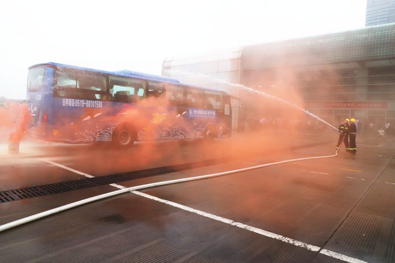 常運(yùn)集團(tuán)開展突發(fā)事件、消防應(yīng)急演練